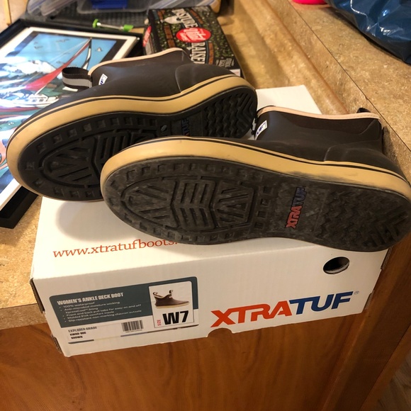 XtraTuf 7W - Picture 3 of 4